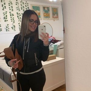 Meet your Posher, Jenny